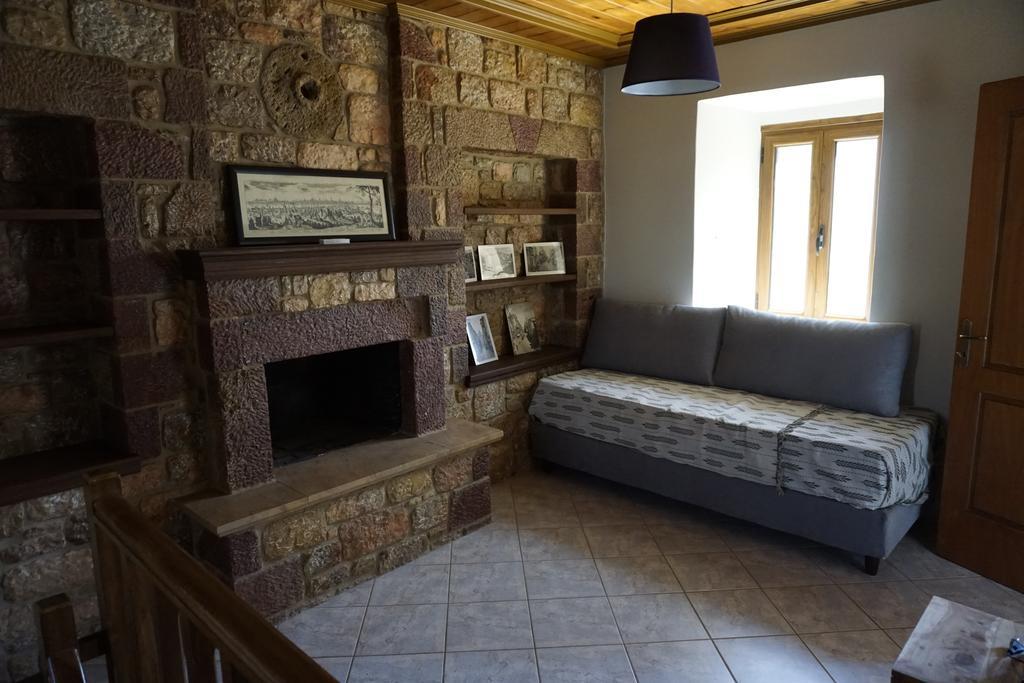 Villa Haus Kleopatra à Leonídion Extérieur photo