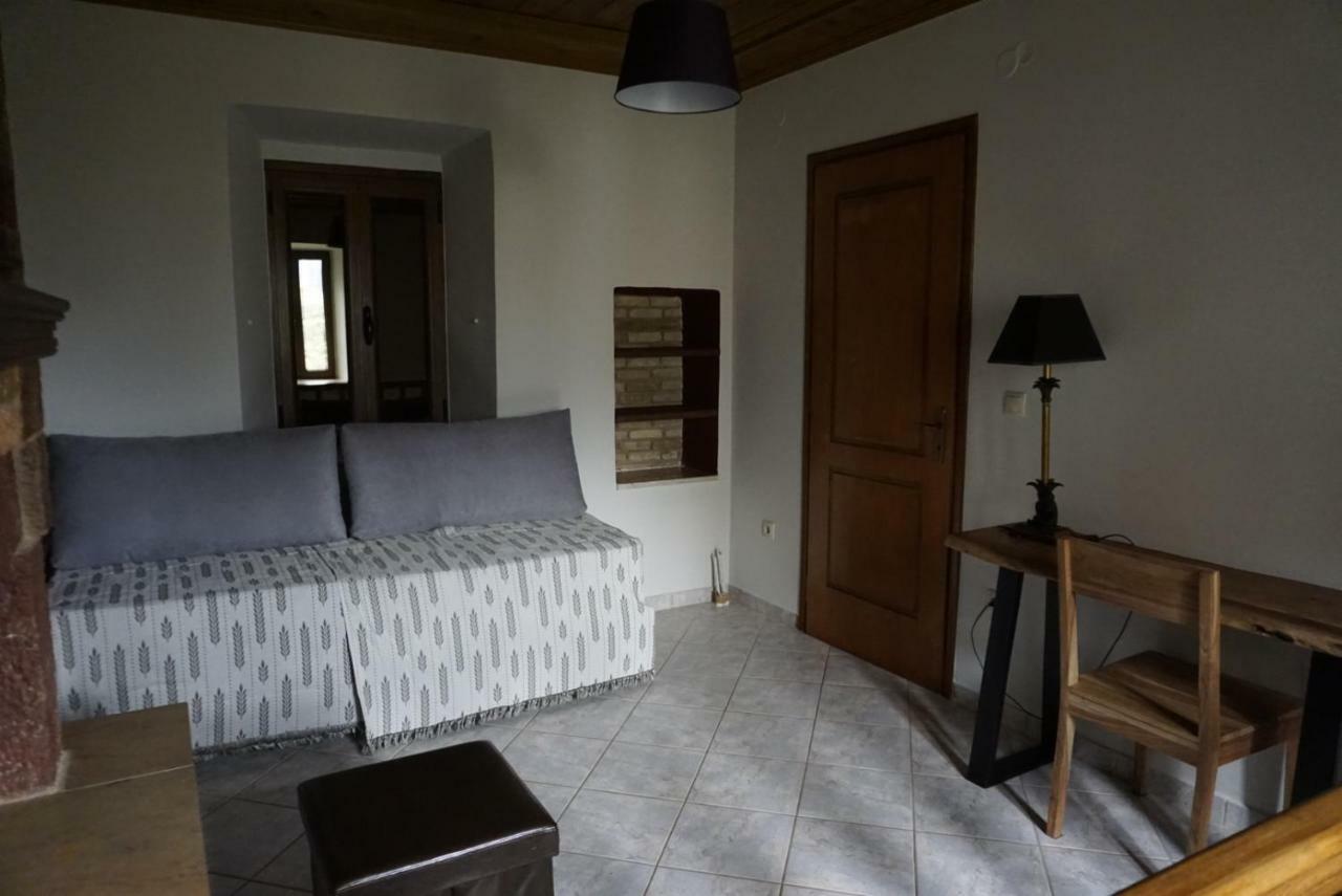 Villa Haus Kleopatra à Leonídion Extérieur photo